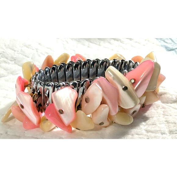 Mother of Pearl Shell Abalone Chips Beads Stretch Bracelet Vintage Cha Cha Pink - Picture 2 of 9